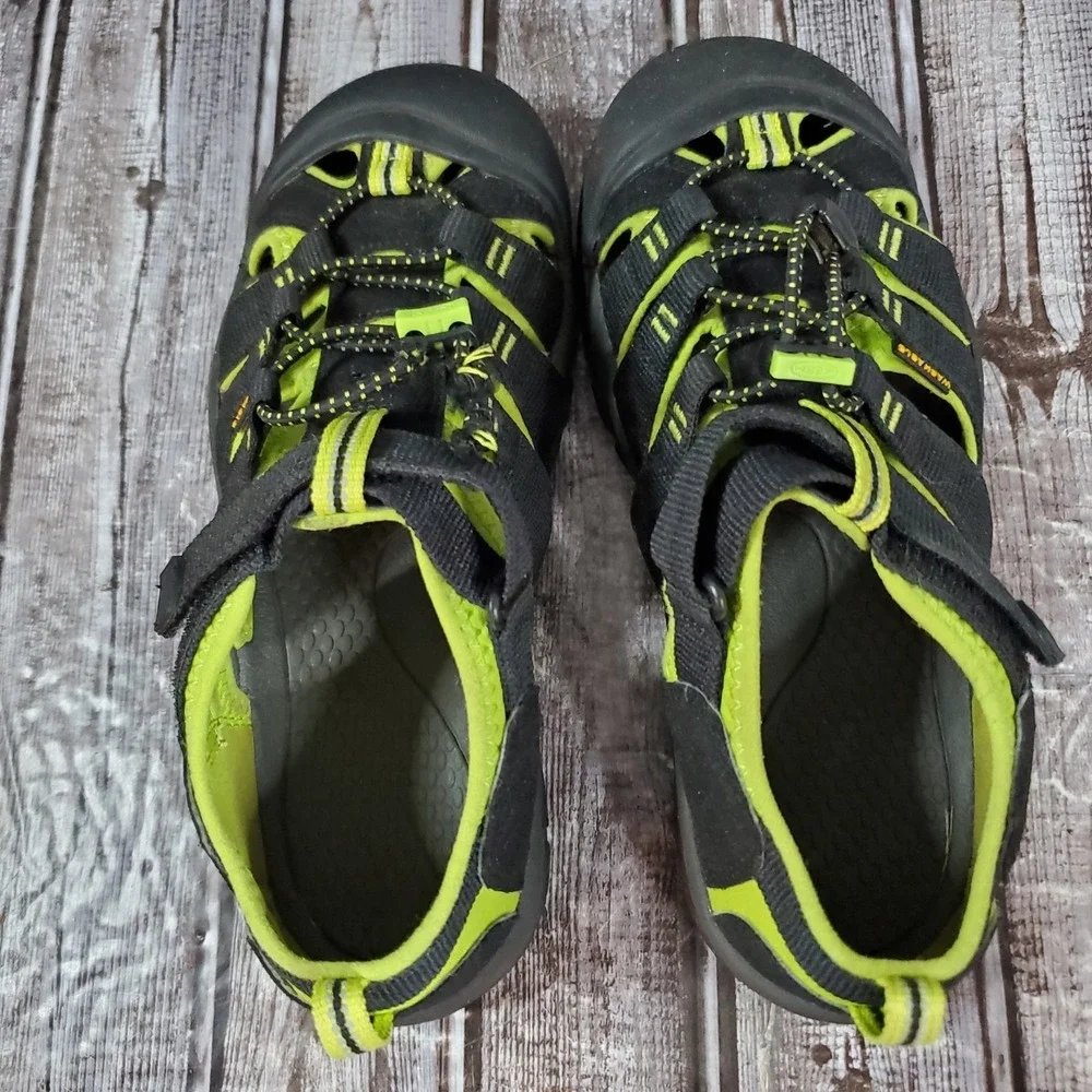 Keen Youth Newport H2 Waterproof Sandals Black Green Hiking Outdoor Trail Size 5